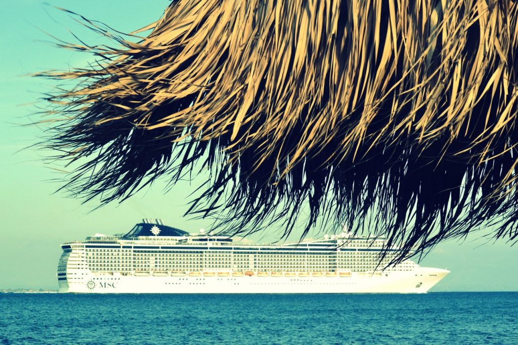 luxe cruiseschip op water